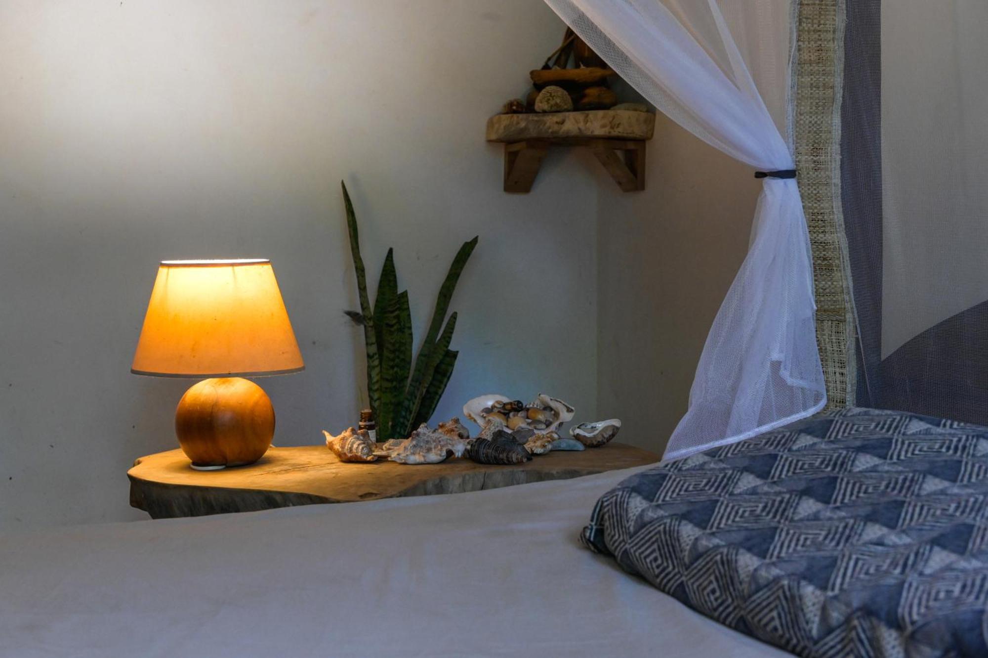 Shambala Madagascar: Beachfront Lodge And Adventures Ambolobozo Ngoại thất bức ảnh
