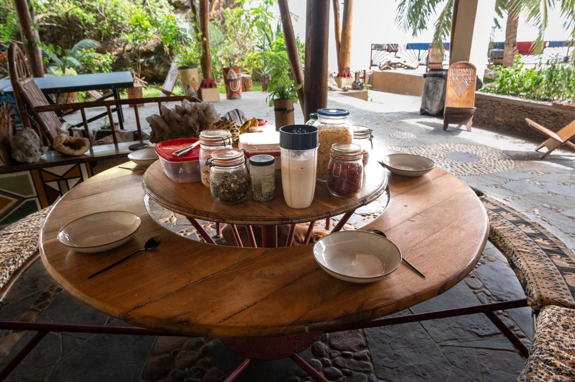 Shambala Madagascar: Beachfront Lodge And Adventures Ambolobozo Ngoại thất bức ảnh