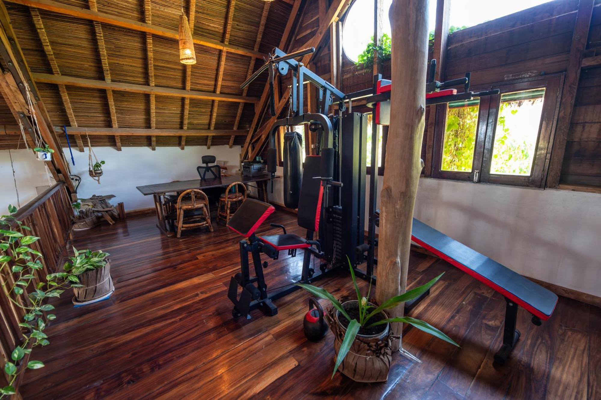 Shambala Madagascar: Beachfront Lodge And Adventures Ambolobozo Ngoại thất bức ảnh