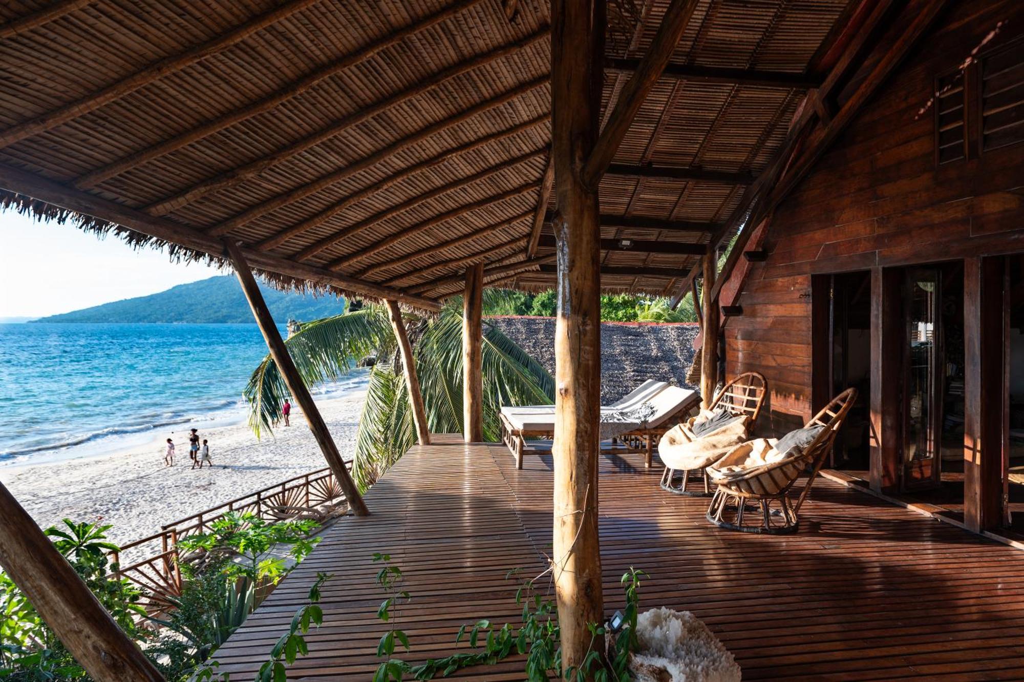 Shambala Madagascar: Beachfront Lodge And Adventures Ambolobozo Ngoại thất bức ảnh